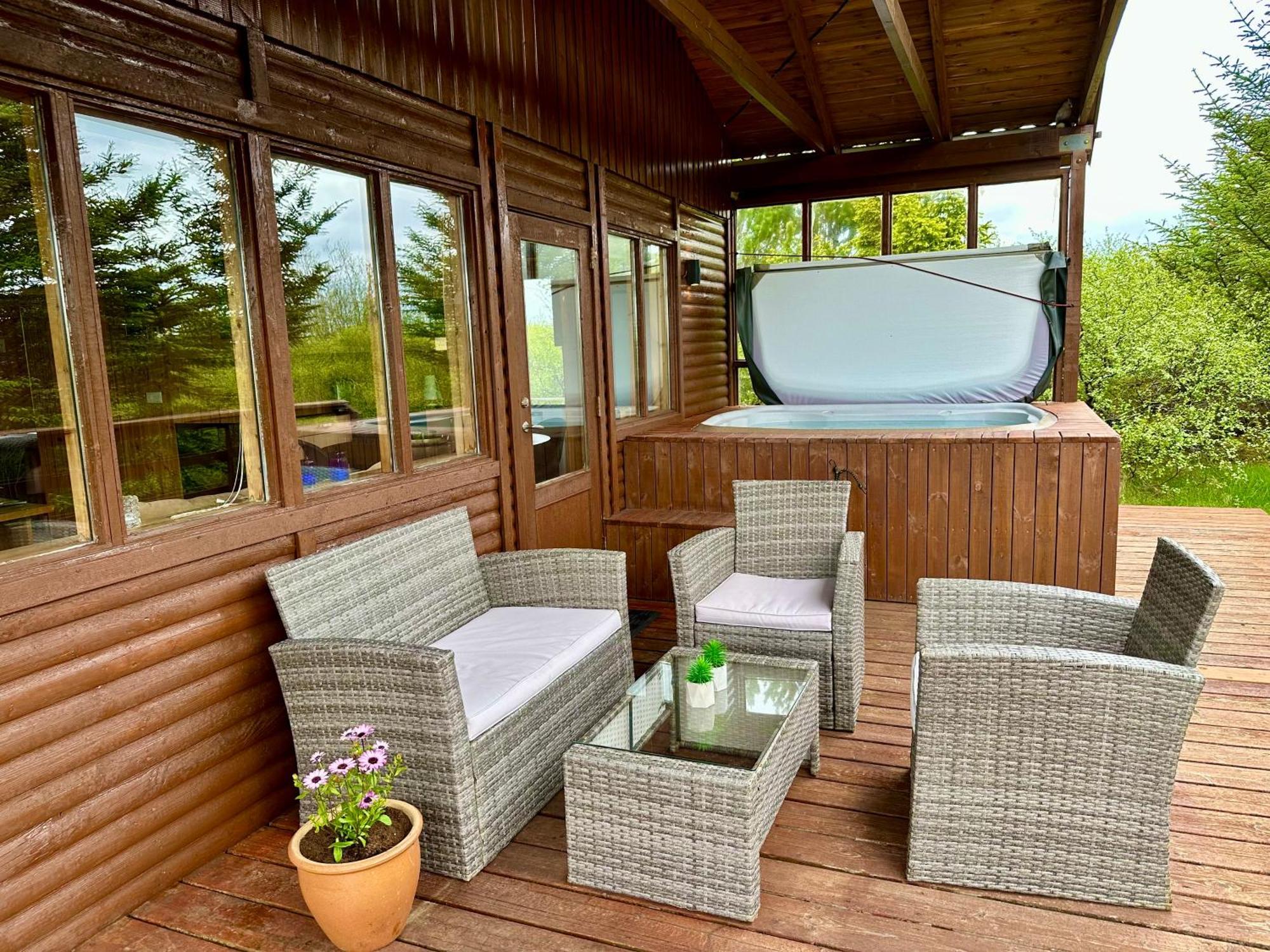 Holt Villa Jarthlangsstathir ภายนอก รูปภาพ